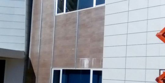 Fachada metalica sms