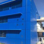 fachada metalica sms azul